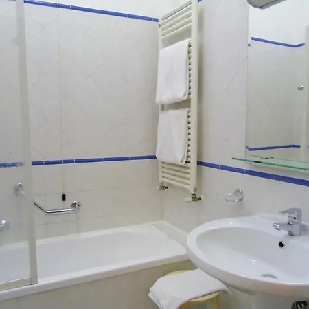 Otel Byron 3*