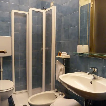 Byron رافيننا