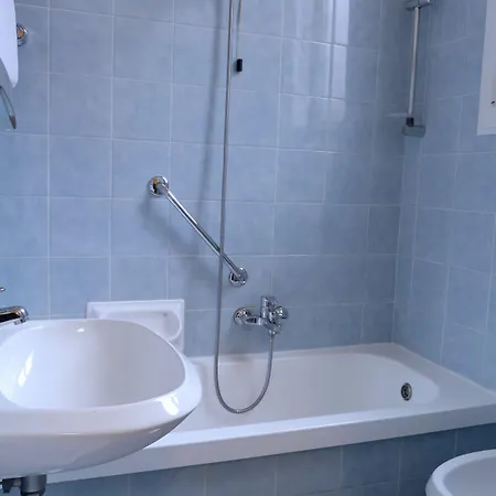 Byron فندق رافيننا