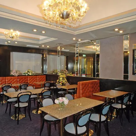 Hotel Byron 3*