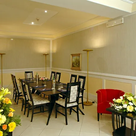 Byron Ξενοδοχείο