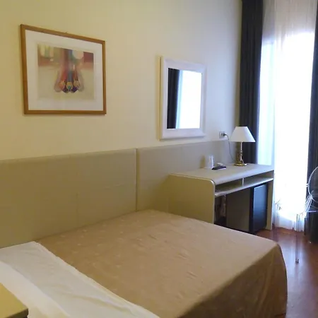 Byron 3* Ravenna
